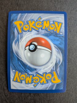 Zacian 082/185 Amazing Rare Holo Vivid Voltage Pokemon Card NM - Image 2