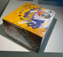 1999 Pokemon Base set 1st Edition Booster Box - Image 1