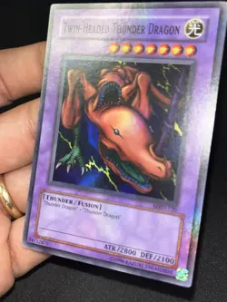 Yugioh Twin-Headed Thunder Dragon MRD-120 Original Print NM Foil Bleed Error - Image 1