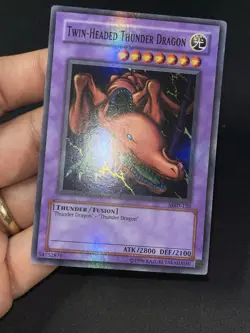 Yugioh Twin-Headed Thunder Dragon MRD-120 Original Print NM Foil Bleed Error - Image 2