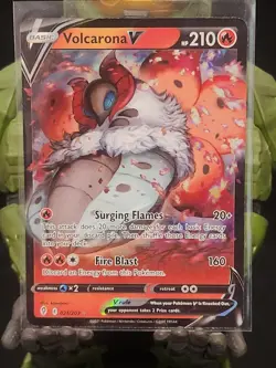 Volcarona v 021/203 SWSH Evolving Skies Ultra Rare Holo Pokemon TCG - Image 1