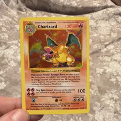 Charizard Pokemon Base Set 4/102 Holo Rare 120 HP Stage 2 Vintage Card - Image 1