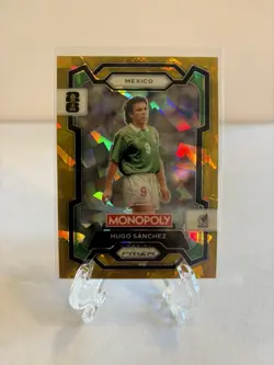 2026 Monopoly Fifa World Cup - Hugo Sanchez #56 Gold Cracked Ice Prizm (Z) - Image 1
