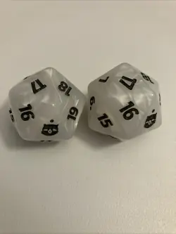 Magic: The Gathering FINAL FANTASY Bundle Box Spindown Die (White) x2 - Image 1