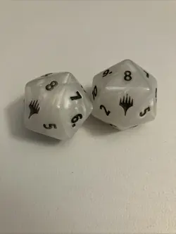 Magic: The Gathering FINAL FANTASY Bundle Box Spindown Die (White) x2 - Image 2