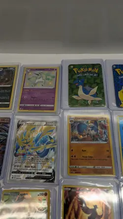 Lot of 52 Pokemon Cards Halos Rares W - Image 3