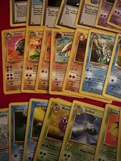 Pokemon Fossil Vintage Card Lot - mostly NM/LP - Image 4