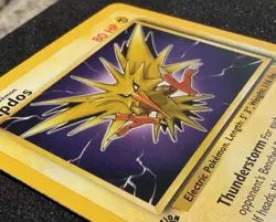 Pokemon Cards: Fossil 1st Edition Rare: Zapdos 30/62 - Image 1