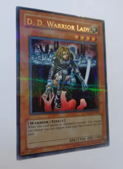 D.D. Warrior Lady HL06-EN003 (Ultra Parallel Rare, Unlimited, Excellent / VLP) - Image 1