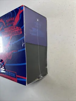 Pokemon TCG: Sword & Shield Darkness Ablaze Elite Trainer Box ETB New *Damage* 1 - Image 4
