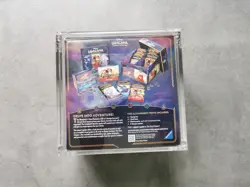 Disney Lorcana The First Chapter Illumineer's Trove Box Set + Acryl Case NEU - Image 3