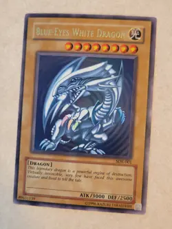 Blue-Eyes White Dragon Holo. SDK-001 Ultra Rare Konami HP/DMG English - Image 1