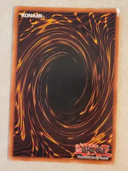 Blue-Eyes White Dragon Holo. SDK-001 Ultra Rare Konami HP/DMG English - Image 2