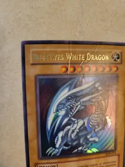Blue-Eyes White Dragon Holo. SDK-001 Ultra Rare Konami HP/DMG English - Image 3