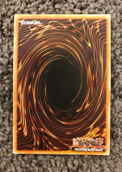 YuGiOh Blue-Eyes White Dragon LIMITED EDITION NM Ultra Rare CT13-EN008 - Image 2