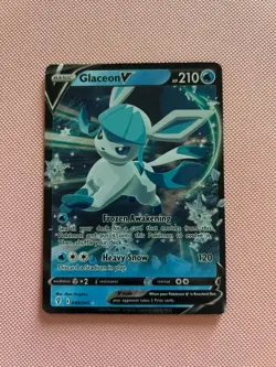 Glaceon V 040/203 Swsh07: Evolving Skies Holo - English - Pokemon TCG - Image 1