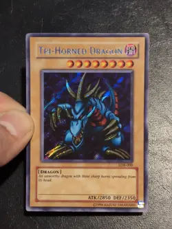 Yu-Gi-Oh SECRET RARE TRI-HORNED DRAGON LOB-000 1996 KAZUKI TAKAHASHI NM/VLP - Image 4