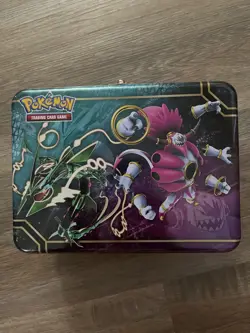 POKEMON TRADING CARD GAME METAL LUNCH PAIL BOX 2015 Rayquaza - Image 1