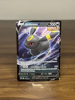 Umbreon V SWSH203 - Black Star Promo Holo Pokemon Card - Image 2