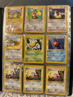 Ultra Pro Charizard TGC Pokemon 180 Card 9 Pocket Portfolio w/ 36 Vintage Cards - Image 3
