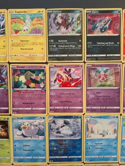 59 Pokemon Karten Verlorener Ursprung Holo Komiya Morii Pikachu Darkrai Seeper - Image 3