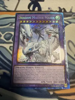 Yugioh Dragon Master Magia Prismatic Collectors Rare RA04-EN055 Near Mint - Image 1