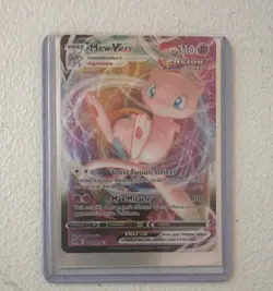 Pokemon Mew VMAX Ultra Rare Holo 114/264 Fusion Strike 2021 EN Card - Image 1