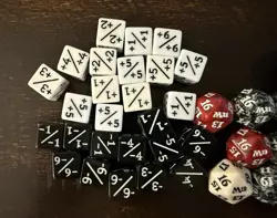 **Magic The Gathering Spin Down Dice, Various Sets, D20 And Counter Lot** - Image 3