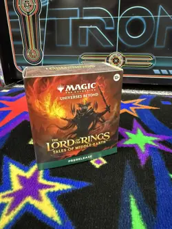 Magic: The Gathering Lord of the Rings Tales of Middle-Earth Prerelease Kit - Image 1