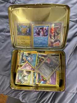 Pokemon Lunch box Lot 112 cards OLD HOLO/REVERSE HOLO/ FULL ART - Image 1