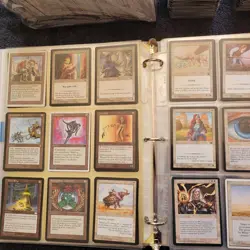 Very Old 90's MAGIC CARDS COLLECTION BINDER -8 Pages of Cards & 1000 bulk MTG - Image 3