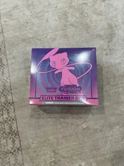 Pokemon TCG Sword & Shield-Fusion Strike Elite Trainer Box Tear On Side 820650809330 - Image 1