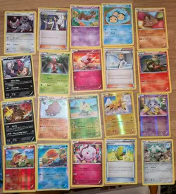Bundle of 140 Pokemon Cards - Image 2