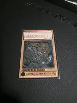 Blue-Eyes White Dragon YSKR-EN001 Ultimate Rare Near Mint - Image 2