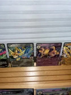 Pokemon TCG EX Lot Of 10 Cards (Charizard Included) - Image 3