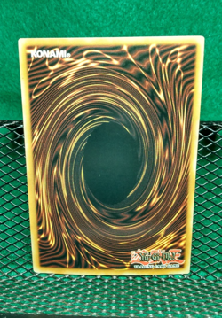 Yugioh! - Pot of Greed DB1-EN134 - Dark Beginning Vol. 1 Super Rare - NM/MINT! - Image 3