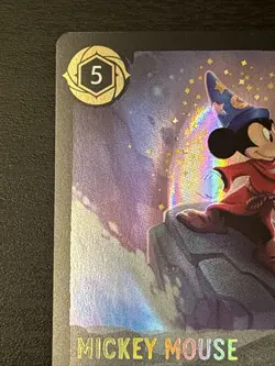 2024 DISNEY LORCANA EN RARE D23 MICKEY MOUSE - PLAYFUL SORCERER D23 Promo Nm - Image 2