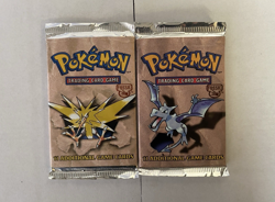 2 SEALED 1999 Pokemon Fossil Booster Pack - 11 Cards VINTAGE BASE SET - Image 1