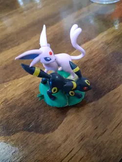 POKEMON Prismatic Evolutions Premium Figure Collection Espeon And Umbreon Figure - Image 5