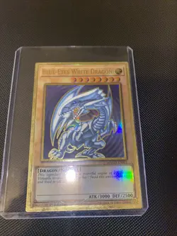 Yugioh! 2002 Blue Eyes White Dragon SDK-001 1st Edition Ultra Rare - Image 1