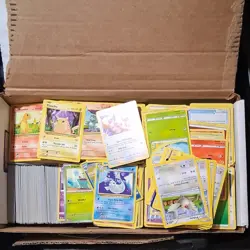 Pokemon MASSIVE BULK 2000+ Card Lot Charmander Pikachu Bulbasaur Eevee 2015-2021 - Image 1