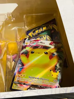 Caja coleccion Pokemon Celebraciones con figura Pikachu, Celebrations 25 anivers - Image 4