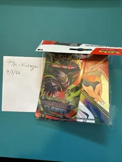 Pokemon Phantasmal Flames Mini Portfolio & Booster Pack, Charizard - Image 1