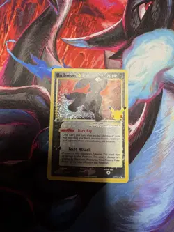 Umbreon Star 17/17 Celebrations: Classic Collection Basic Holo Pokemon TCG - Image 2