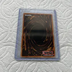 Kitchen Dragonmaid MAGO-EN022 Yu-Gi-Oh! Holofoil Prem Gold Rare 1st Edition NM - Image 2