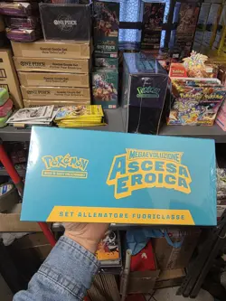 Pokemon Ascesa Eroica Set Allenatore Fuoriclasse ETB- ITA 🇮🇹 - Image 3