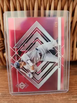 2025 Transcendent Aaron Judge Red Chrome Icons Image Variation 4/5 Yankees - Image 2