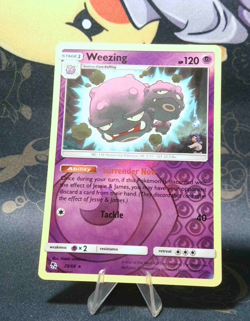 Pokemon PCG • 2019 • Weezing 29/68 • Hidden Fates • Reverse Holo • LP - Image 1
