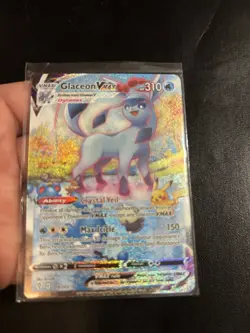 The Pokemon Company Glaceon VMAX 209/203 Evolving Skies Secret Rare Holo EN - Image 3