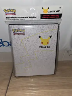Pokemon 25th Anniversary Jumbo Pikachu First Partner Collector's Binder SEALED 820650809606 - Image 3